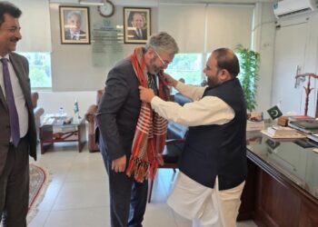 وفاقی وزیر اورنگزیب خان کھچی سے سپین کے سفیر کارلوس آراگون گل دے لا سرنا کی خیرسگالی ملاقات، مختلف شعبوں سمیت دوطرفہ تعاون کو مزید فروغ دینے پر تبادلہ خیال