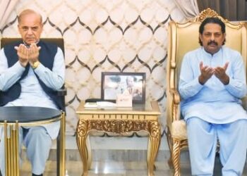 وزیراعظم کی ڈپٹی سپیکر پنجاب اسمبلی کے گھر آمد ، والد کے انتقال پر تعزیت کی