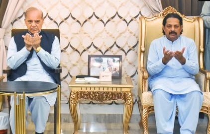 وزیراعظم کی ڈپٹی سپیکر پنجاب اسمبلی کے گھر آمد ، والد کے انتقال پر تعزیت کی
