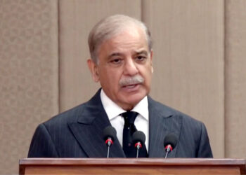 وزیراعظم نے پنشنرز کیلئے پروف آف لائف کے جدید نظام کا افتتاح کر دیا، پنشنرز کیلئے نیا بائیو میٹرک اور چہرے کا تصدیقی نظام انسانیت کی بڑی خدمت ہے، جدید ڈیجیٹل سسٹم اور ایپ سے لاکھوں پنشنرز مستفید ہوں گے، شہباز شریف