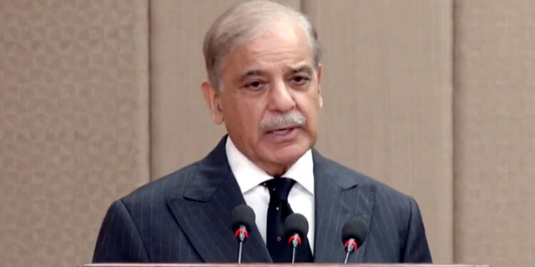 وزیراعظم نے پنشنرز کیلئے پروف آف لائف کے جدید نظام کا افتتاح کر دیا، پنشنرز کیلئے نیا بائیو میٹرک اور چہرے کا تصدیقی نظام انسانیت کی بڑی خدمت ہے، جدید ڈیجیٹل سسٹم اور ایپ سے لاکھوں پنشنرز مستفید ہوں گے، شہباز شریف